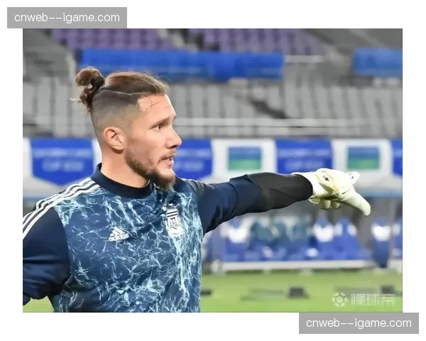 加的斯门将莱德斯马专访：谈连续扑救与保级压力下的团队精神。